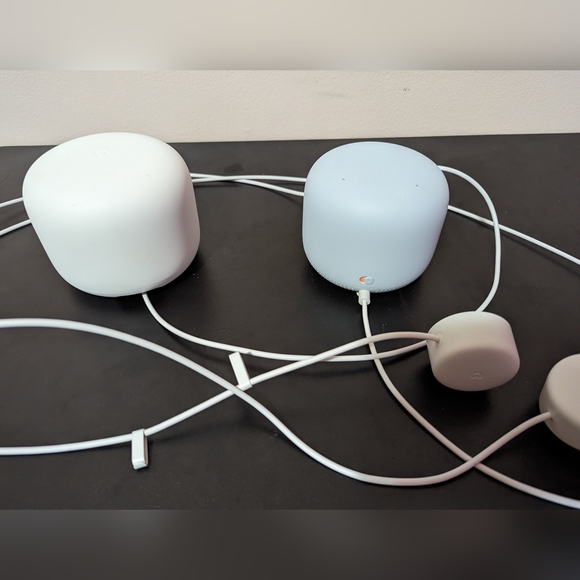 Google Nest WiFi Router & Point - Picture 3 of 4